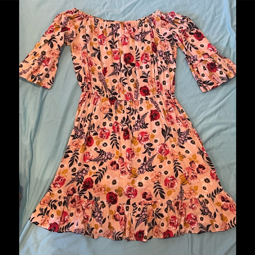 Bundle of 5 dresses sizes are small and medium
